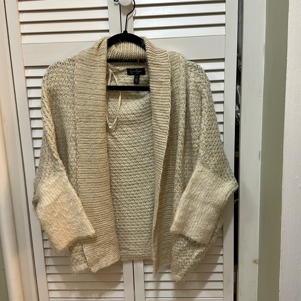 Jessica Simpson sweater